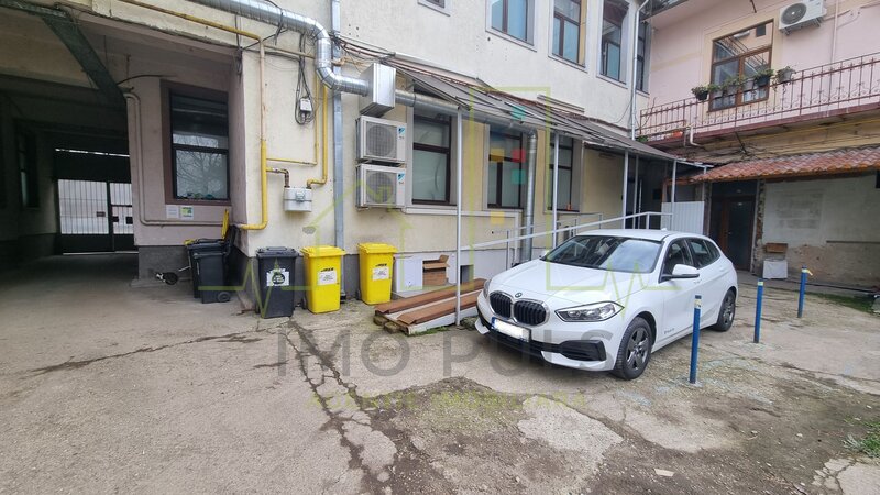 Timisoara  Cladire de inchiriat. La 4 minute de centru. Acces auto.